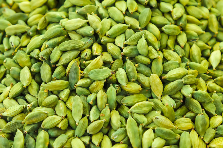 Discover the Premium Quality Green Cardamom with Qd International LLP.
